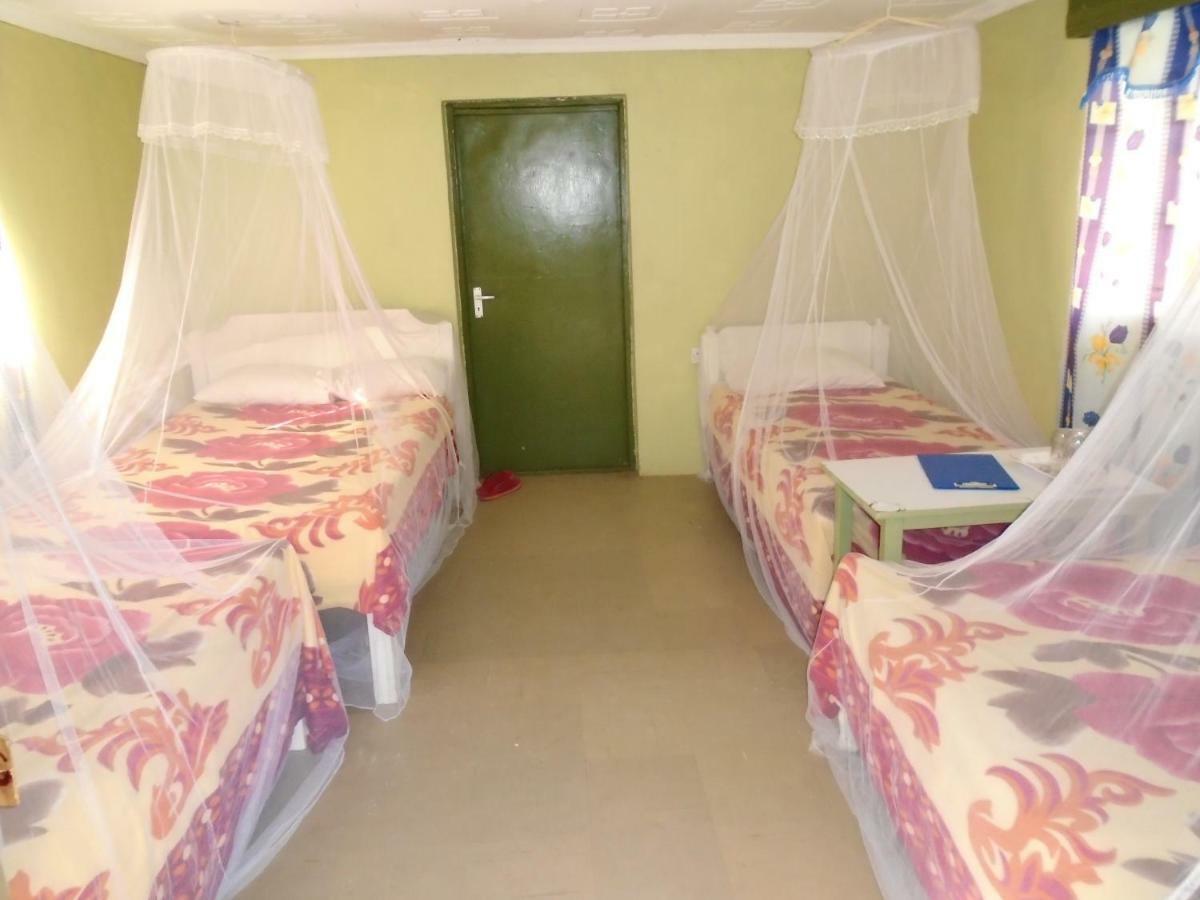 Hotel Rhino Tourist Camp Ololaimutiek Exteriér fotografie